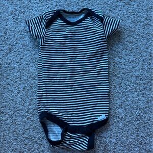 🔥5/$4🔥 6-9m onesie
